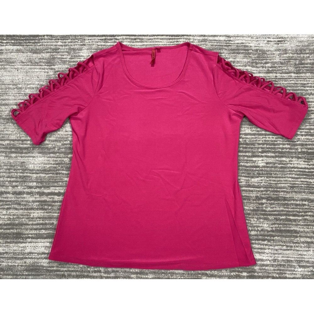 Love Scarlett Women's‎ Large Red With See-thru Lattice Sleeve Top